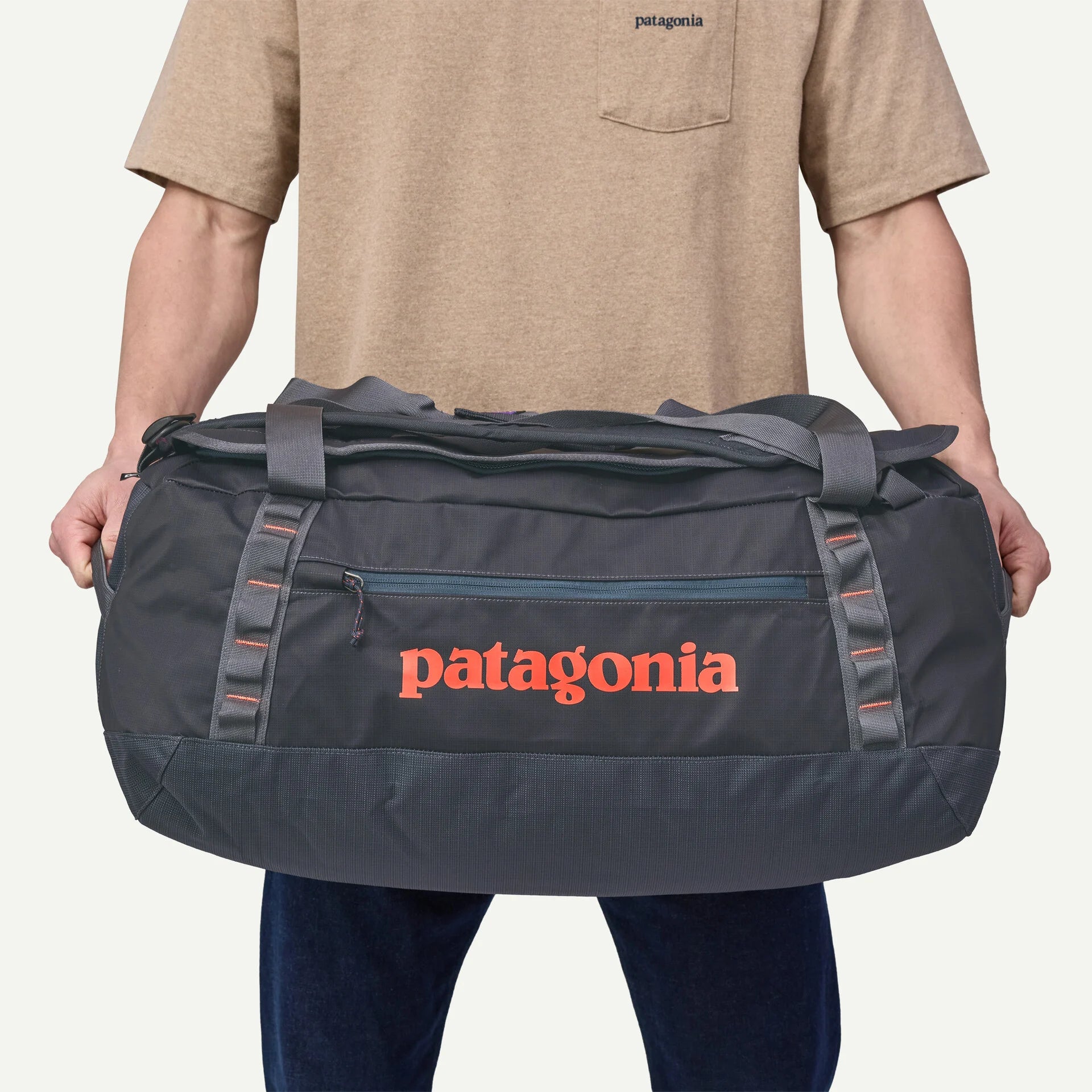duffel 55l patagonia Black Hole liter workhorse organizes your gear and has enough space for a fun Patagonia Black Hole Duffel 55L