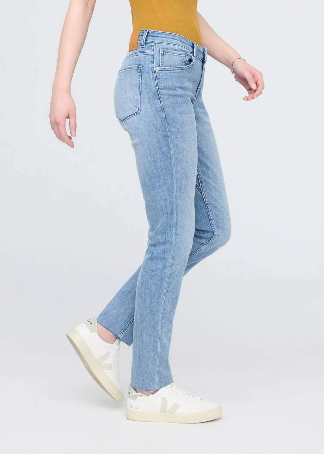 W's Performance Denim Girlfriend Jean